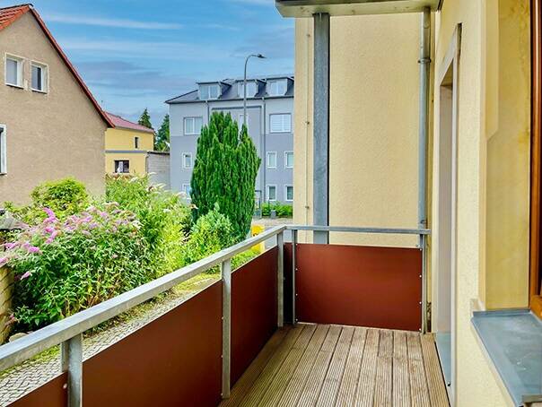 Schöne helle Räume - schattiger Balkon - gute Verkehrsanbindung!
