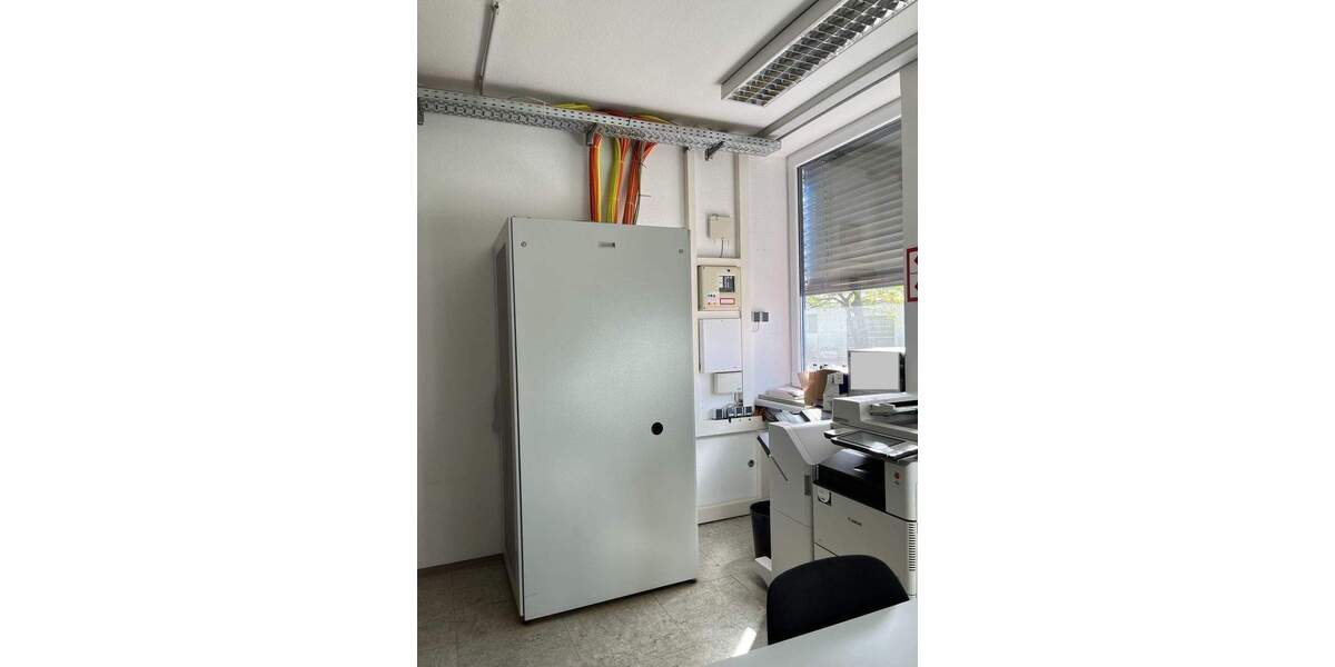 Gewerbeobjekt Weißenhorn - 8 Zimmer, 267 m&sup2;, 2.000&euro; | Angebot:24450600