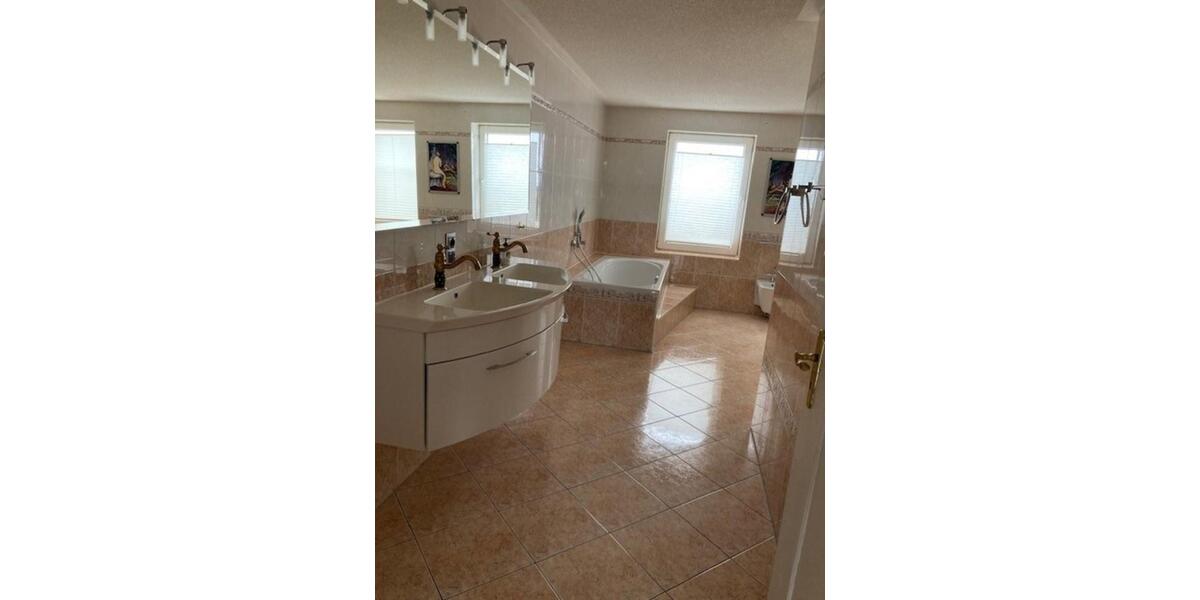 Maisonettenwohnung Dargun - 4 Zimmer, 160 m&sup2;, 1.000&euro; | Angebot:25440682