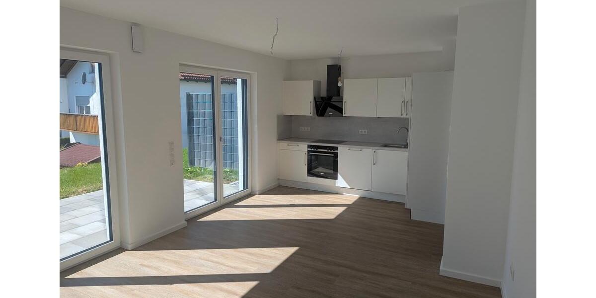 Erdgeschoßwohnung Deggendorf - 3 Zimmer, 86 m&sup2;, 1.035&euro; | Angebot:26632544