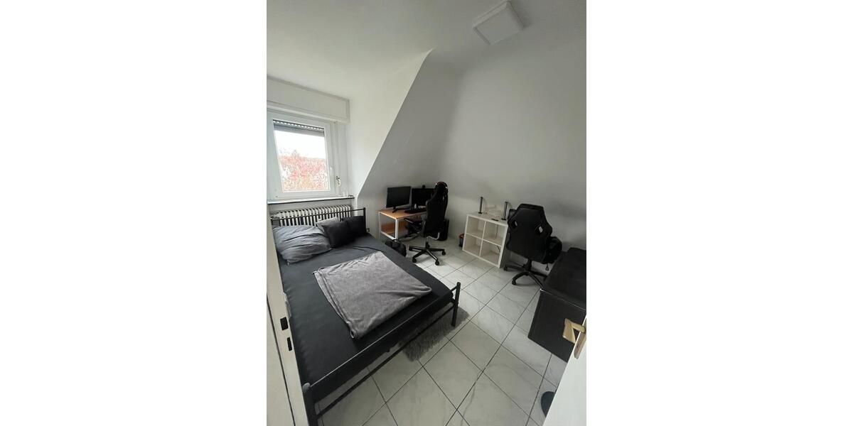 Dachgeschoßwohnung Offenbach am Main Bieber - 4 Zimmer, 80 m&sup2;, 950&euro; | Angebot:25590696