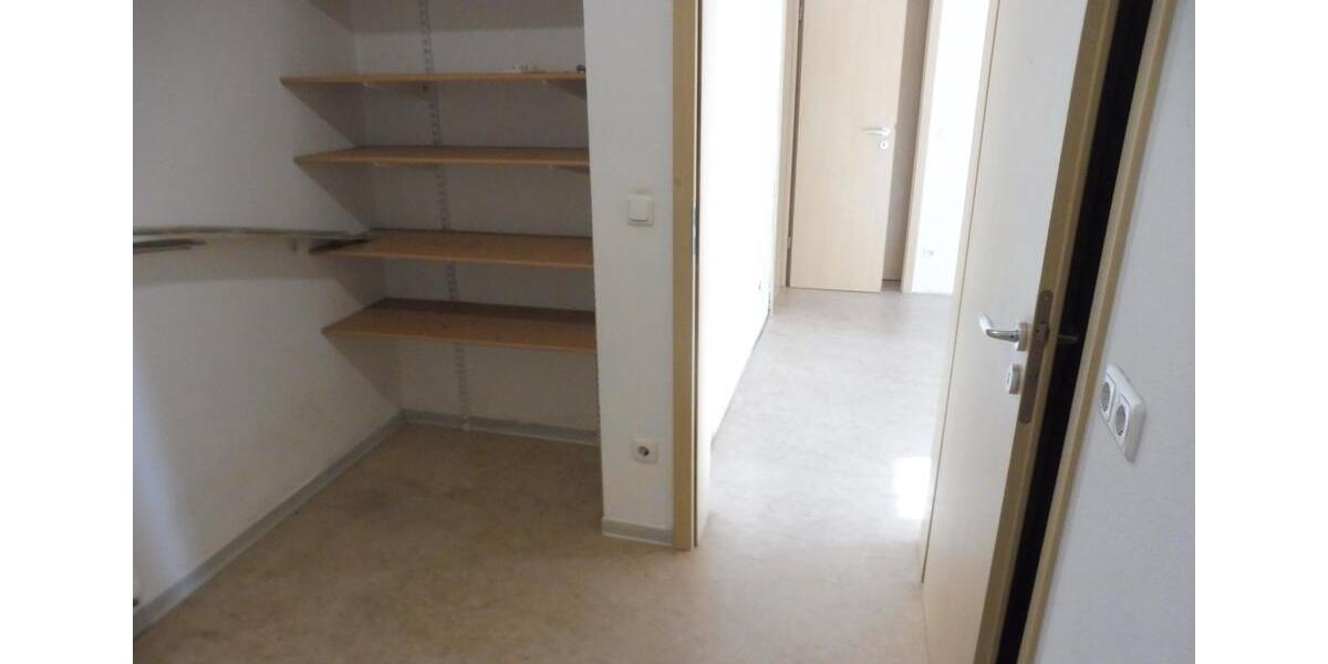 Erdgeschoßwohnung Ursensollen - 4 Zimmer, 83 m&sup2;, 650&euro; | Angebot:26110013