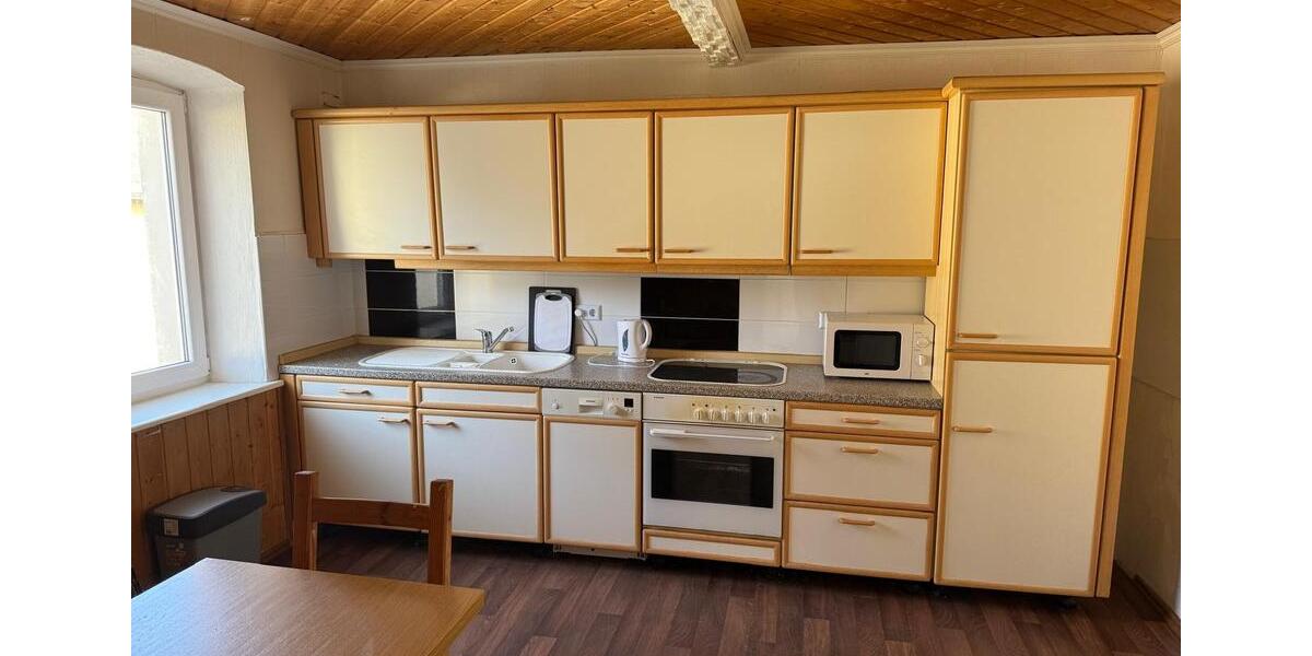 Wohnen auf Zeit Wunsiedel - 10 Zimmer, 85 m&sup2;, 20&euro; | Angebot:23569879