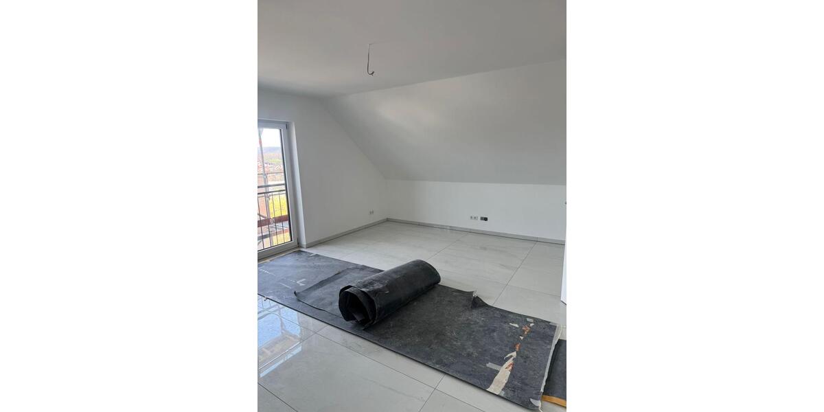 Dachgeschoßwohnung Reichelsheim (Odenwald) - 4 Zimmer, 93 m&sup2;, 1.100&euro; | Angebot:25905294