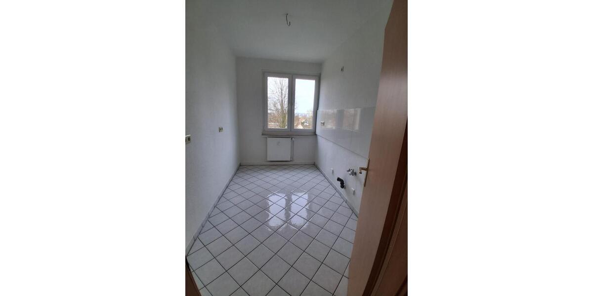 Etagenwohnung Querfurt - 4 Zimmer, 75 m&sup2;, 445&euro; | Angebot:26235228