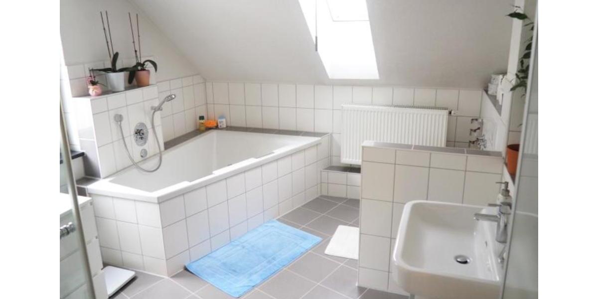 Möbliert oder Unmöbliertes WG Zimmer 18m² wohnen über 90m² 1 zimmer