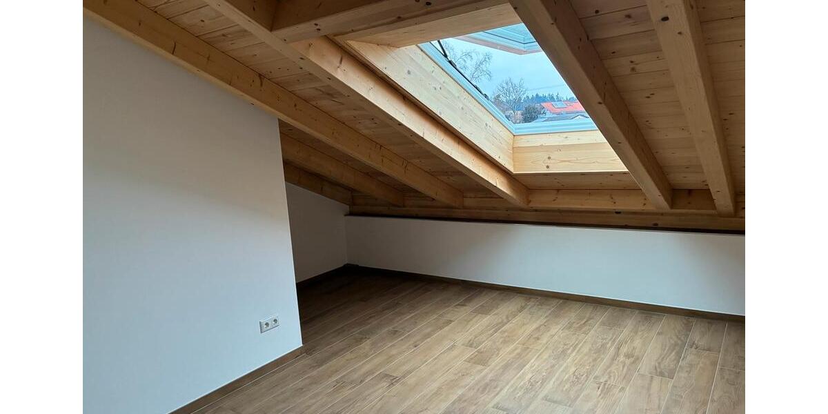 Dachgeschoßwohnung Weilheim in Oberbayern - 2 Zimmer, 53 m&sup2;, 1.035&euro; | Angebot:25005343