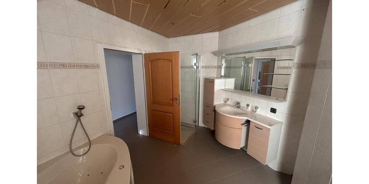 Einfamilienhaus Bebra - 6.5 Zimmer, 152 m&sup2;, 1.348&euro; | Angebot:21845134