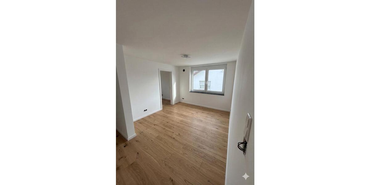 Etagenwohnung Weinstadt - 3.5 Zimmer, 87 m&sup2;, 1.250&euro; | Angebot:26526426