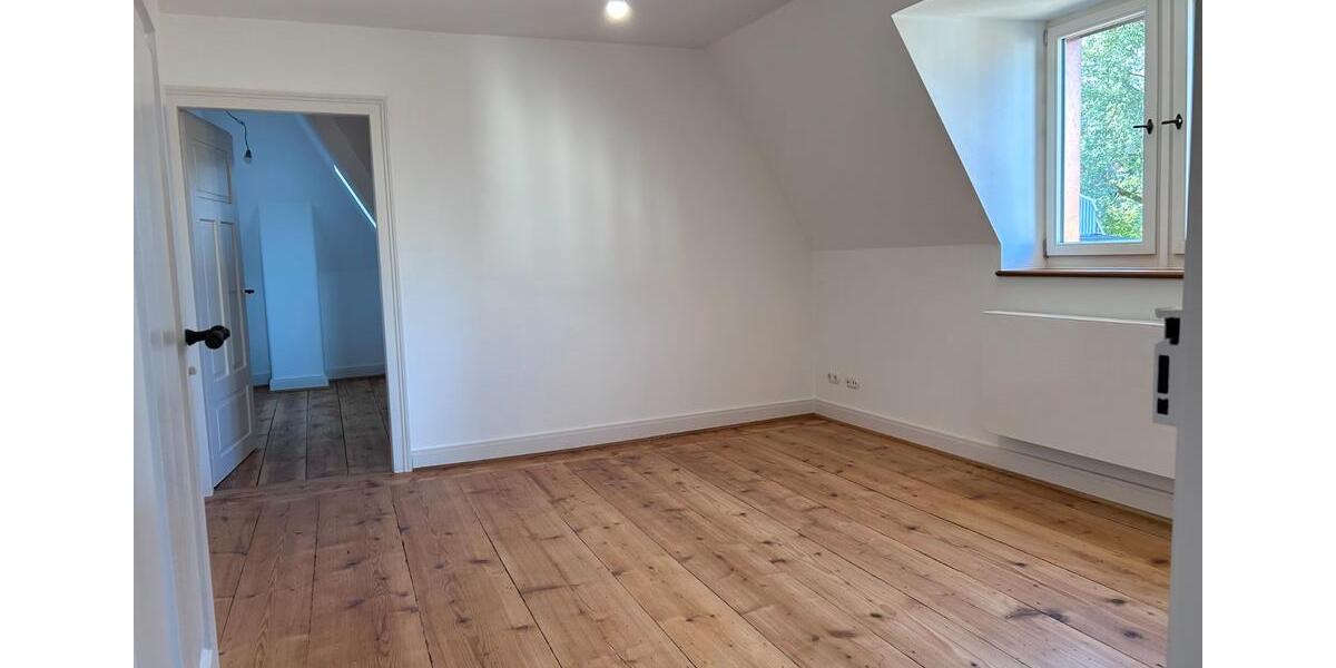 Dachgeschoßwohnung Ravensburg - 5 Zimmer, 153 m&sup2;, 2.475&euro; | Angebot:26562340