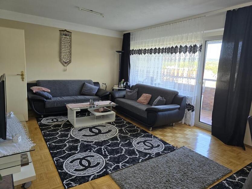 4-Zimmer-Wohnung mit Einbauküche zentral in Taunusstein Hahn