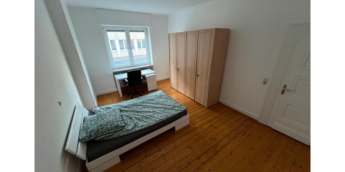 Moderene , ruhige Voll möblierte WG Zimmern , ab 450€ ( kalt) 3 zimmer