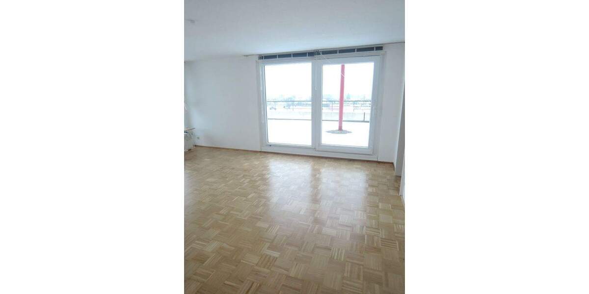 Helle, gepflegte und seniorengerechte Etagenwohnung mit Fahrstuhl und großer Dachterrasse direkt in der Innenstadt 3 zimmer