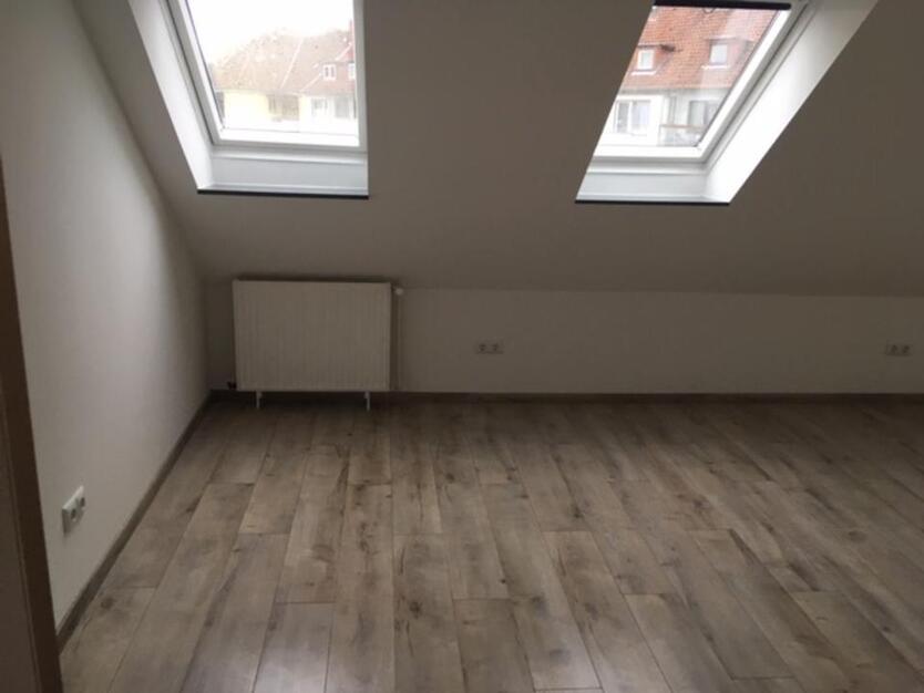 Attraktive, großzügige 3-Zimmer-Dachgeschosswohnung mit EBK zimmer