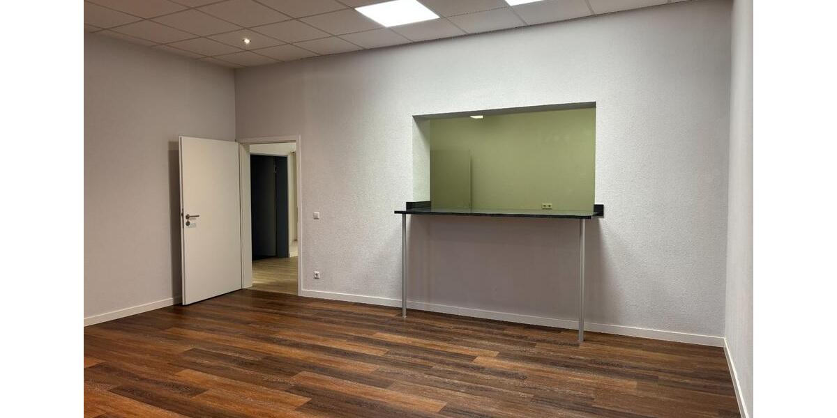 Erdgeschoßwohnung Zerbst (Anhalt) - 5 Zimmer, 135 m&sup2;, 810&euro; | Angebot:25855758