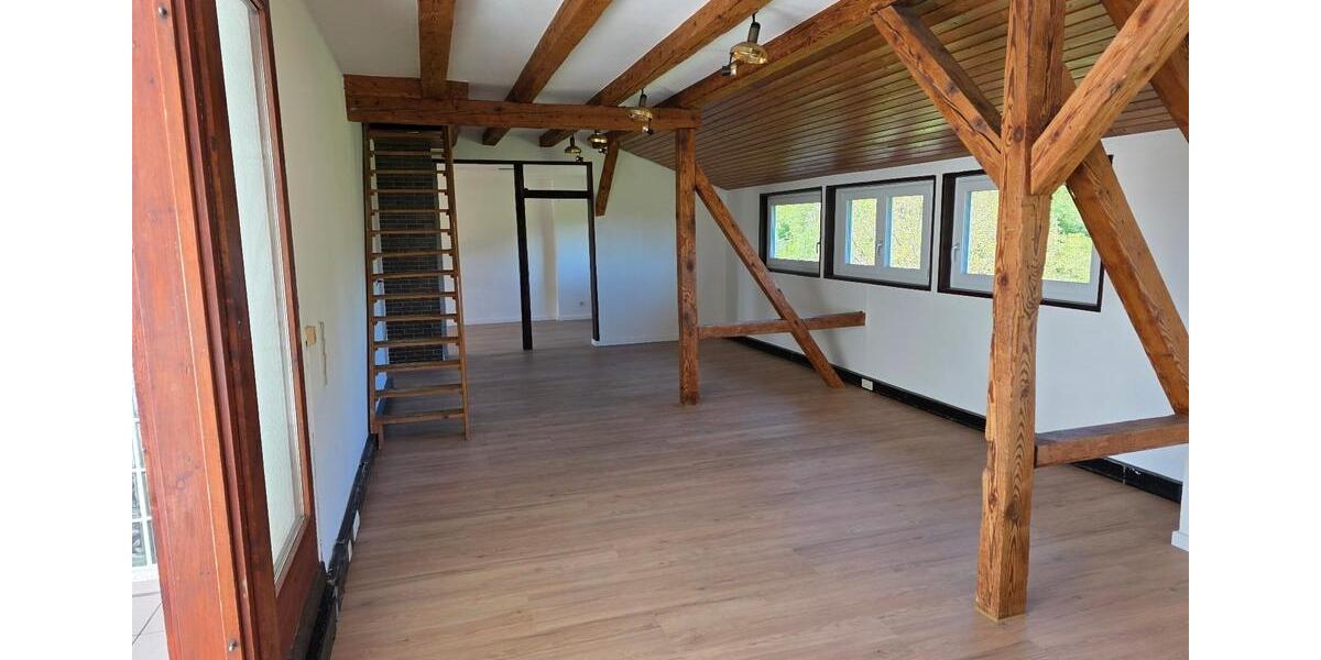Dachgeschoßwohnung Pforzheim Weststadt - 2 Zimmer, 98 m&sup2;, 850&euro; | Angebot:26603036