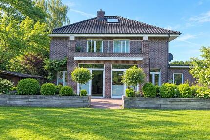 Haus Rastede - 6 Zimmer, 200 m&sup2;, 2.000&euro; | Angebot:27607060