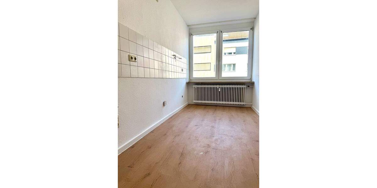 Etagenwohnung Nürnberg Glockenhof - 3 Zimmer, 83 m&sup2;, 900&euro; | Angebot:26656973