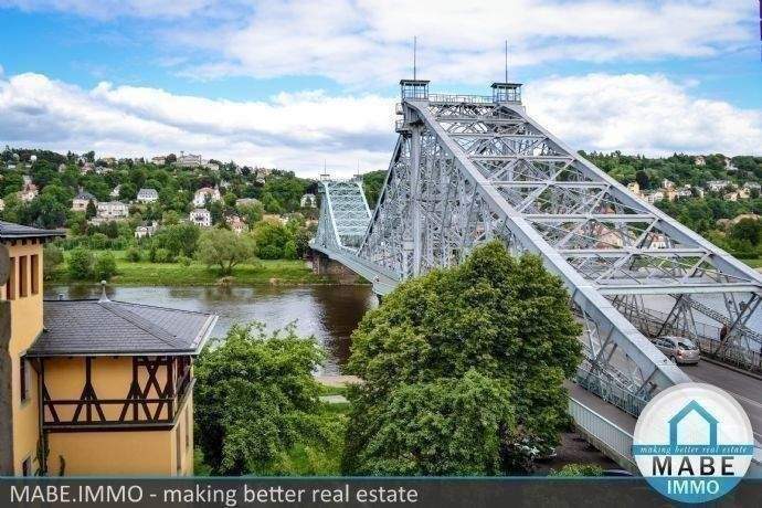 Büro mit Blick auf das Blaue Wunder und die Elbhänge wo bekommt man sowas?