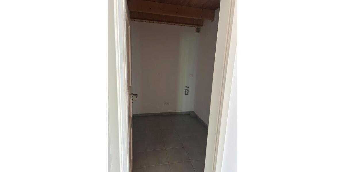 Etagenwohnung Drochtersen - 3 Zimmer, 100 m&sup2;, 880&euro; | Angebot:26394108