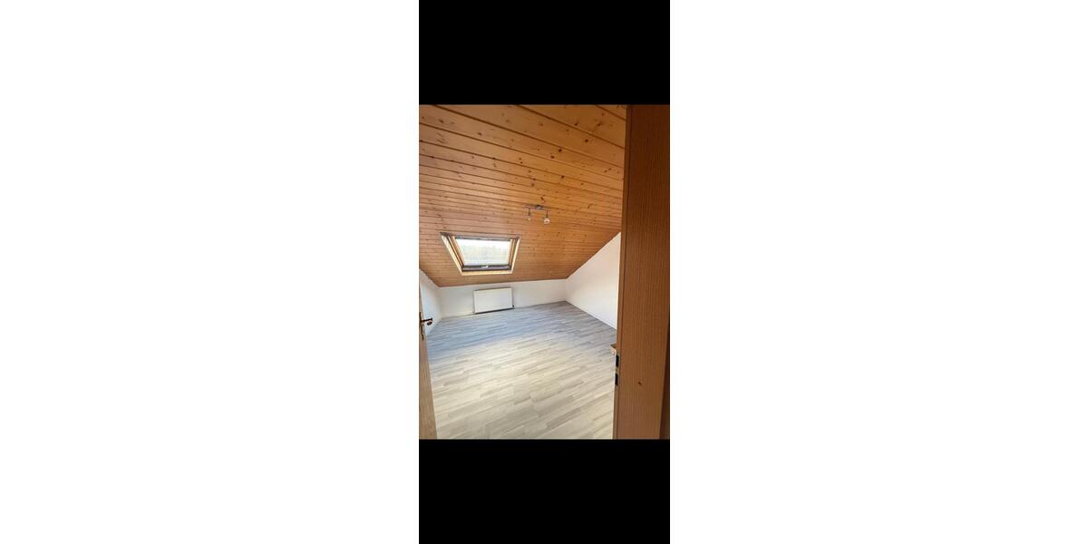 Dachgeschoßwohnung Kraichtal - 3 Zimmer, 85 m&sup2;, 1.100&euro; | Angebot:26153653
