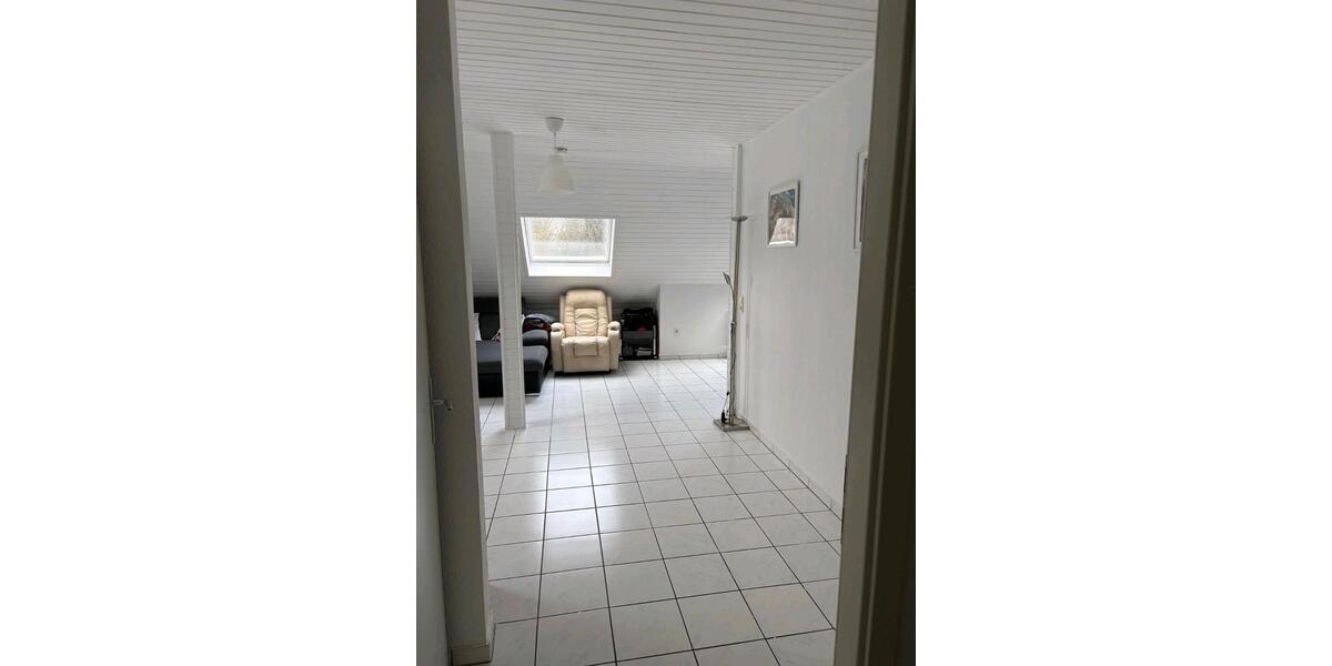 Dachgeschoßwohnung Monzelfeld - 4 Zimmer, 85 m&sup2;, 680&euro; | Angebot:25976014