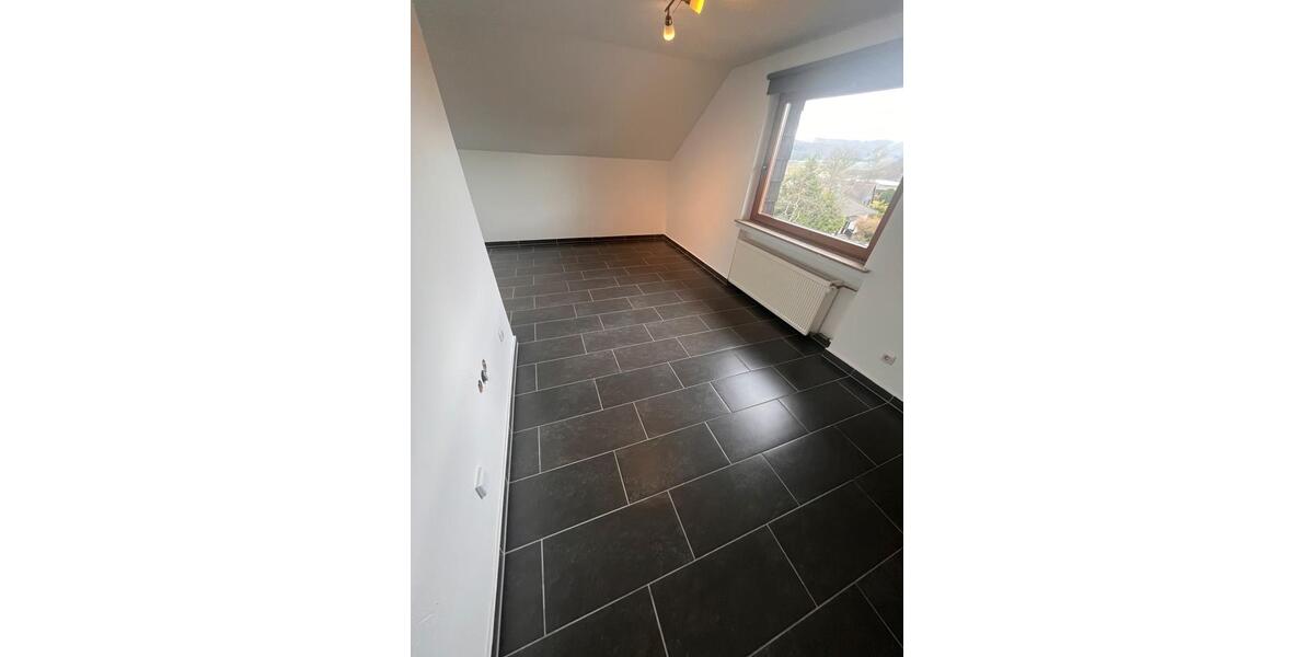 Maisonettenwohnung Dautphetal - 6 Zimmer, 170 m&sup2;, 1.564&euro; | Angebot:25286638