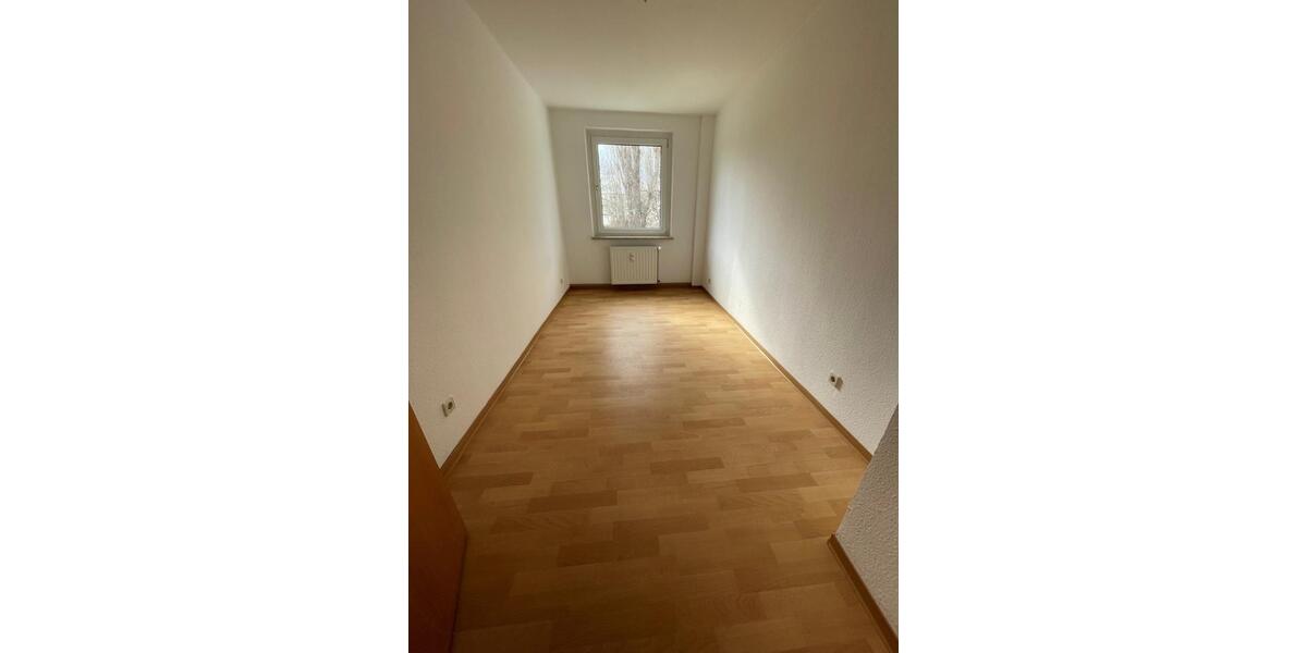 Etagenwohnung Borna - 5 Zimmer, 79 m&sup2;, 520&euro; | Angebot:25986956