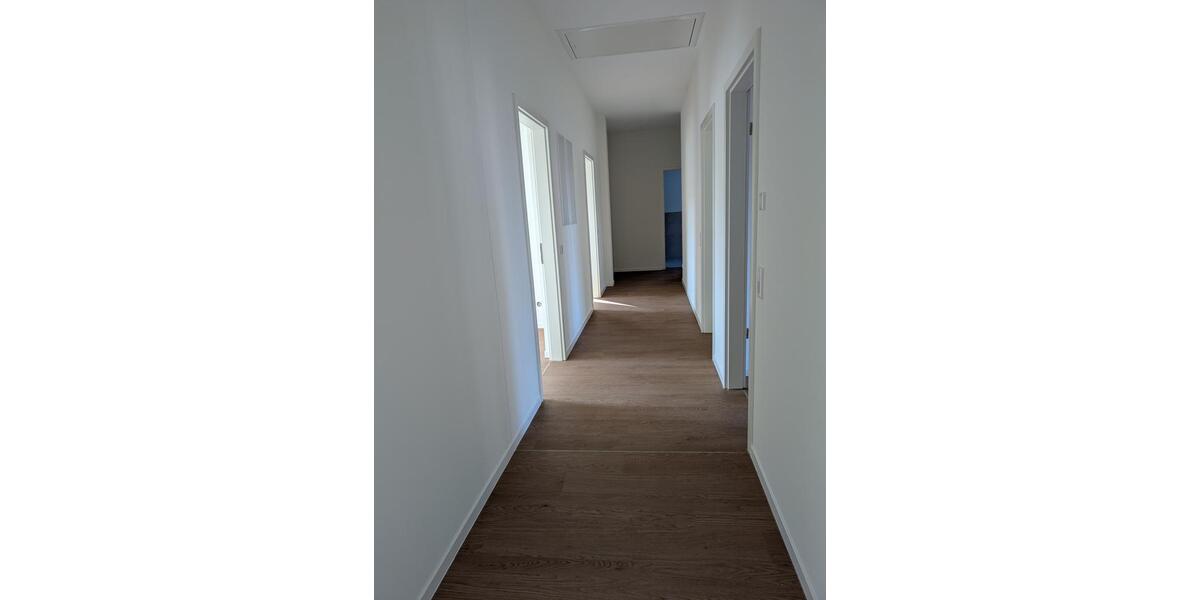 Dachgeschoßwohnung Güstrow - 4 Zimmer, 122 m&sup2;, 1.652&euro; | Angebot:25214616