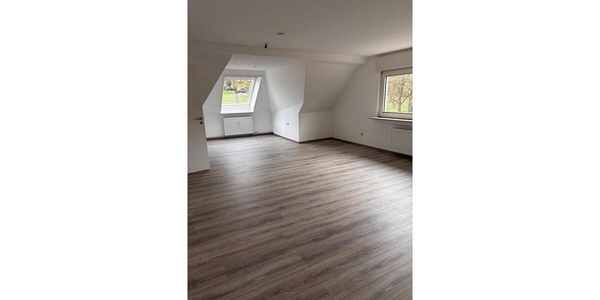 Dachgeschoßwohnung Horn-Bad Meinberg Bad Meinberg - 3 Zimmer, 96 m&sup2;, 700&euro; | Angebot:25872697