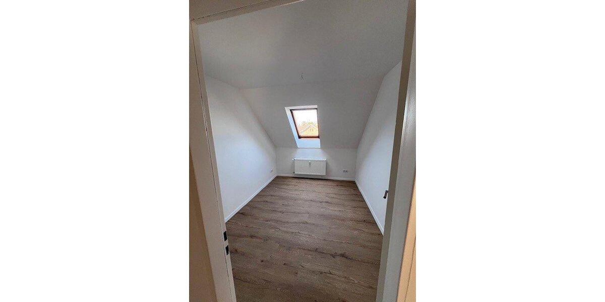 Dachgeschoßwohnung Barsinghausen - 4 Zimmer, 88 m&sup2;, 840&euro; | Angebot:26552078