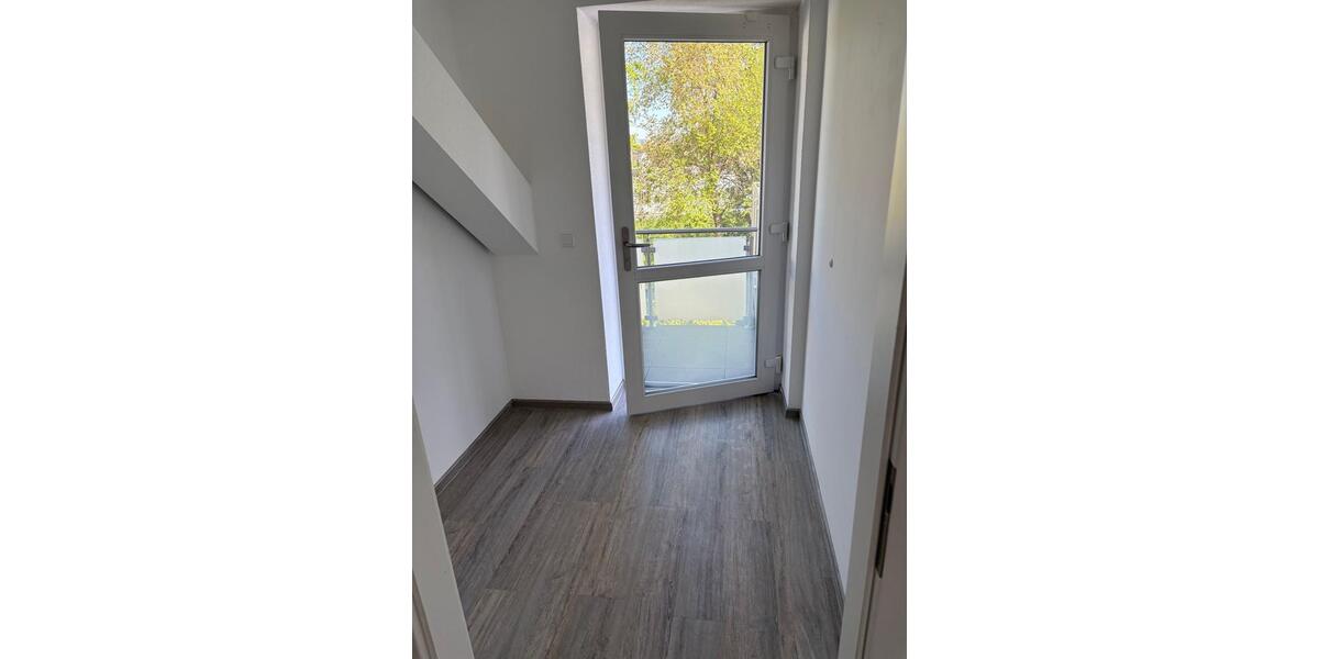 Dachgeschoßwohnung Bad Oeynhausen Dehme - 3 Zimmer, 121 m&sup2;, 1.290&euro; | Angebot:26578523