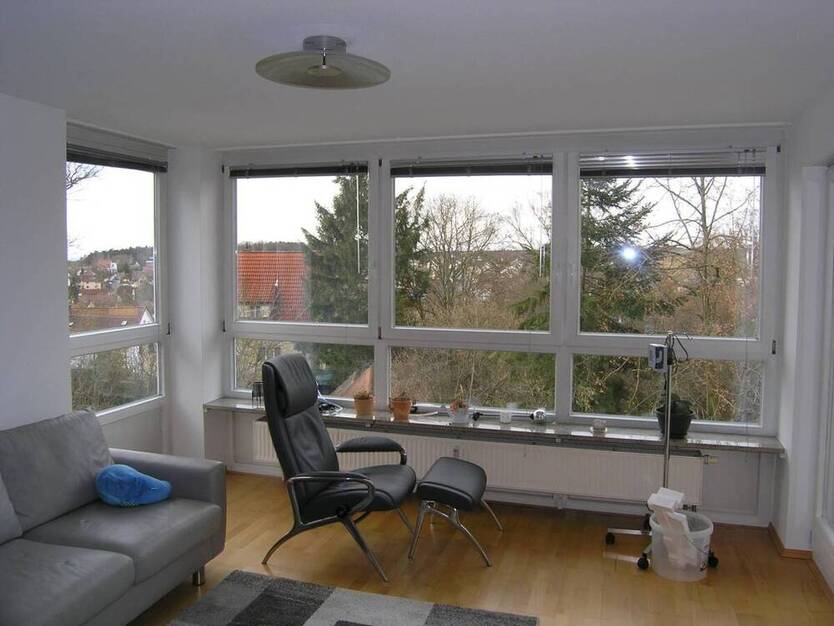 3-Zimmer-Wohnung mit Balkon und Loggia mit Garage und PKW-Stellplatz
