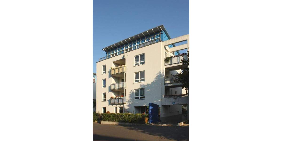 16008110861 schöne Zweizimmerwohnung mit Balkon im ersten Obergeschoß 2 zimmer