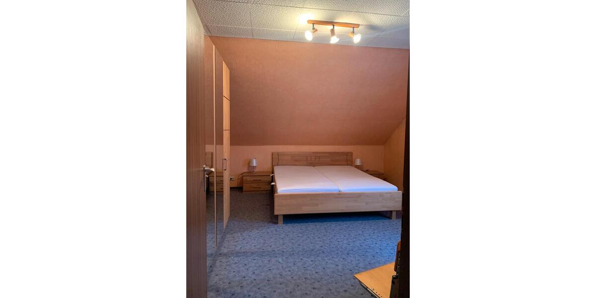 Dachgeschoßwohnung Nümbrecht - 2 Zimmer, 84 m&sup2;, 700&euro; | Angebot:24616438