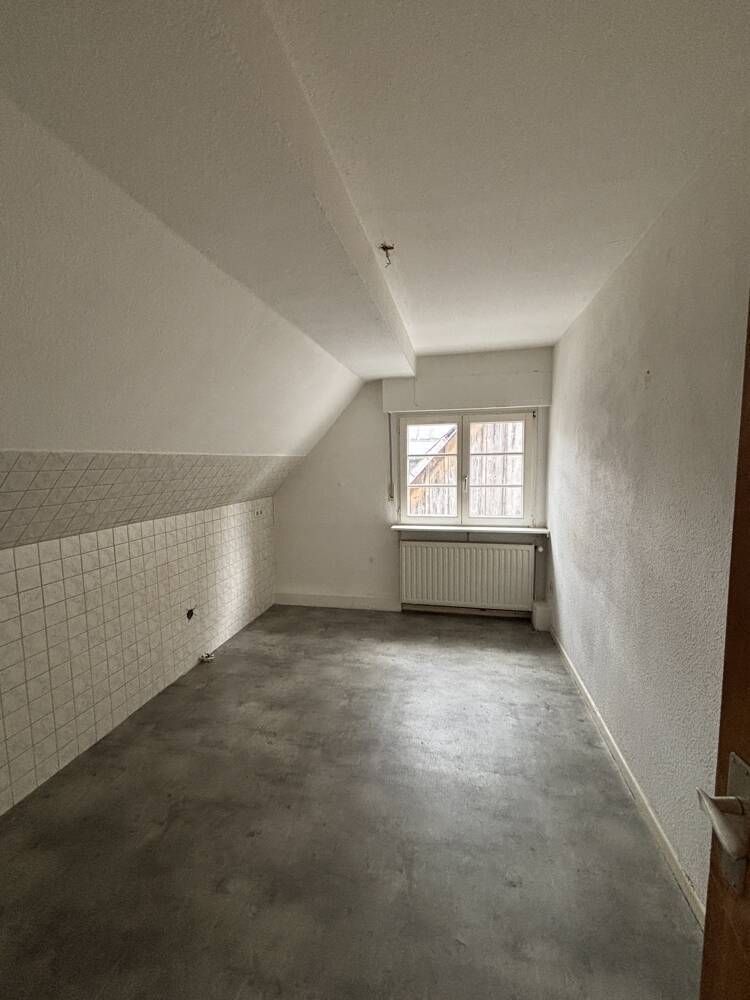 Charmante 2-Zimmer-Dachgeschoßwohnung im Herzen von Breckerfeld