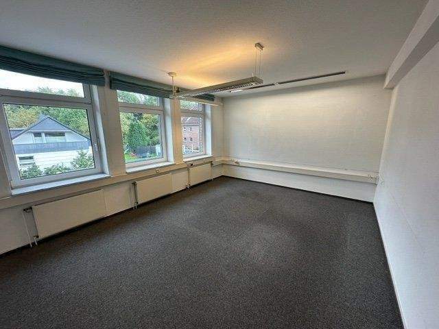 Gewerbeobjekt Harsefeld - 7 Zimmer, 190 m&sup2;, 1.805&euro; | Angebot:25701399
