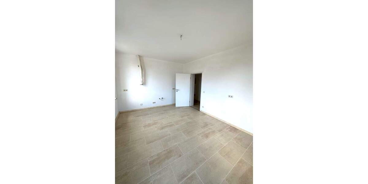 Etagenwohnung Neuhaus am Rennweg Neuhaus - 3 Zimmer, 116 m&sup2;, 875&euro; | Angebot:25927102