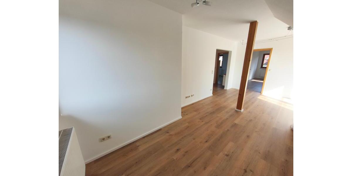 3 Zi. Wohnung im DG (1.OG) mit Balkon und Carport - Etagenwohnung Pommersfelden | Angebot:27230171