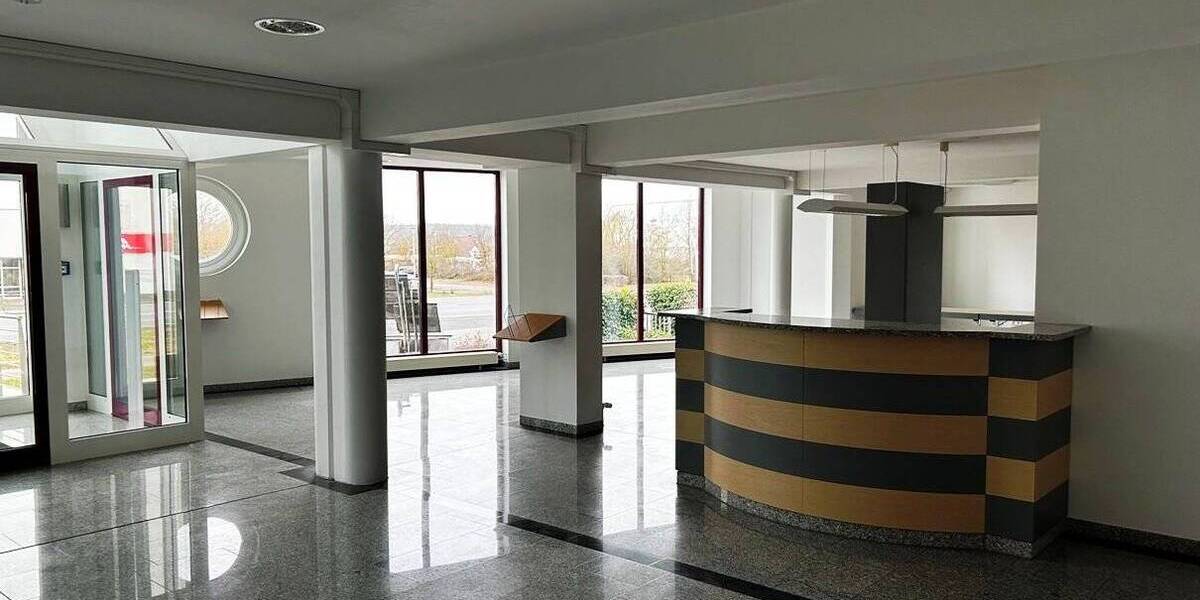 Gewerbeobjekt Haßfurt - 5 Zimmer, 382 m&sup2;, 2.300&euro; | Angebot:25771701