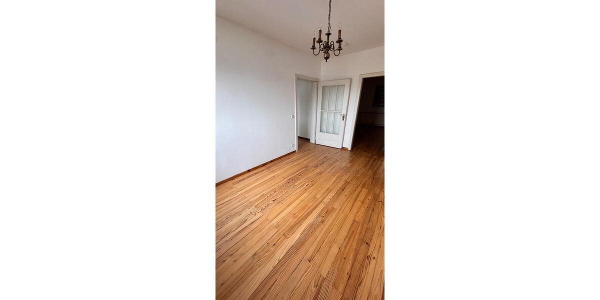 Etagenwohnung Schwalbach - 3.5 Zimmer, 82 m&sup2;, 800&euro; | Angebot:25124936