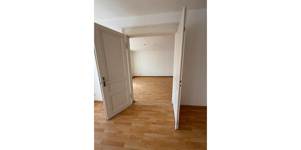 Etagenwohnung Eisenach - 4 Zimmer, 103 m&sup2;, 1.115&euro; | Angebot:26634651