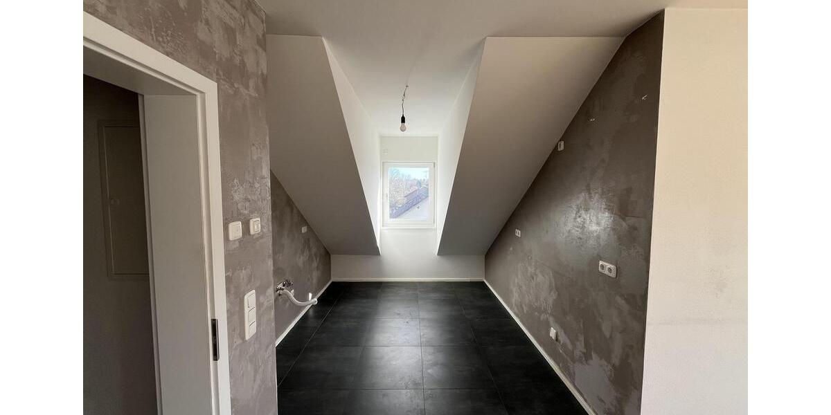 Dachgeschoßwohnung Forstinning - 2.5 Zimmer, 75 m&sup2;, 1.380&euro; | Angebot:24725387