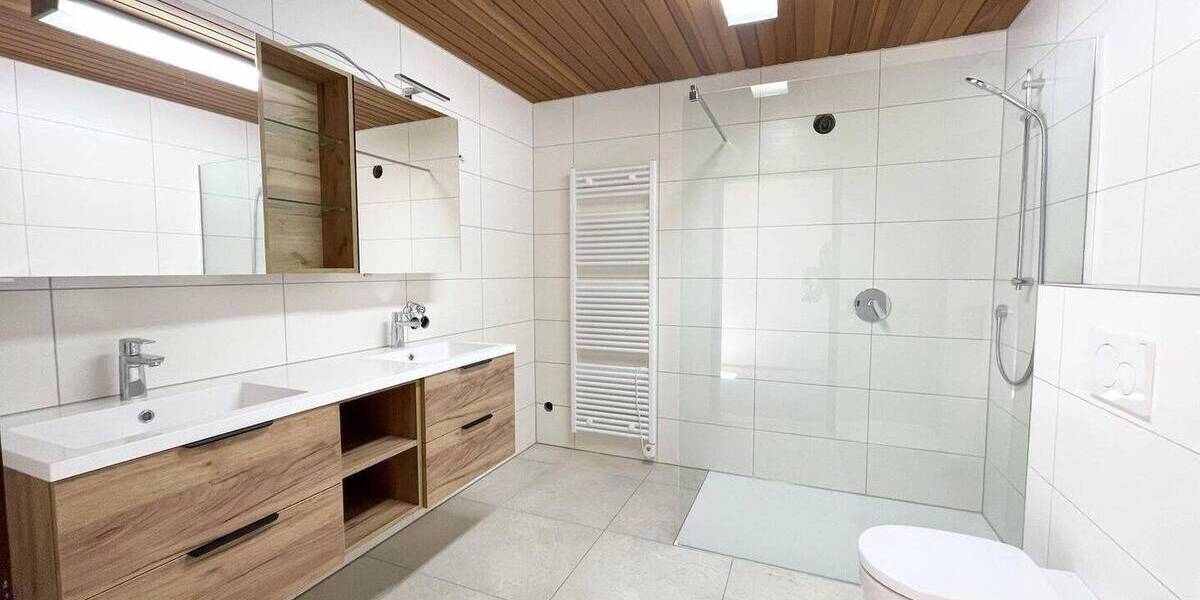 Doppelhaushälfte Neu-Ulm Pfuhl - 7 Zimmer, 213 m&sup2;, 2.450&euro; | Angebot:26744976