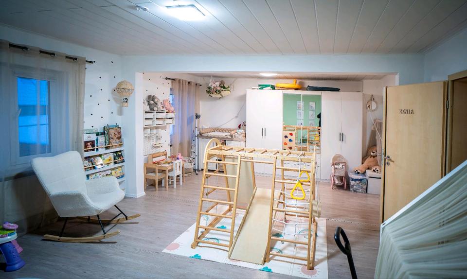 Erdgeschoßwohnung Ebermannsdorf - 3 Zimmer, 125 m&sup2;, 1.000&euro; | Angebot:26045133