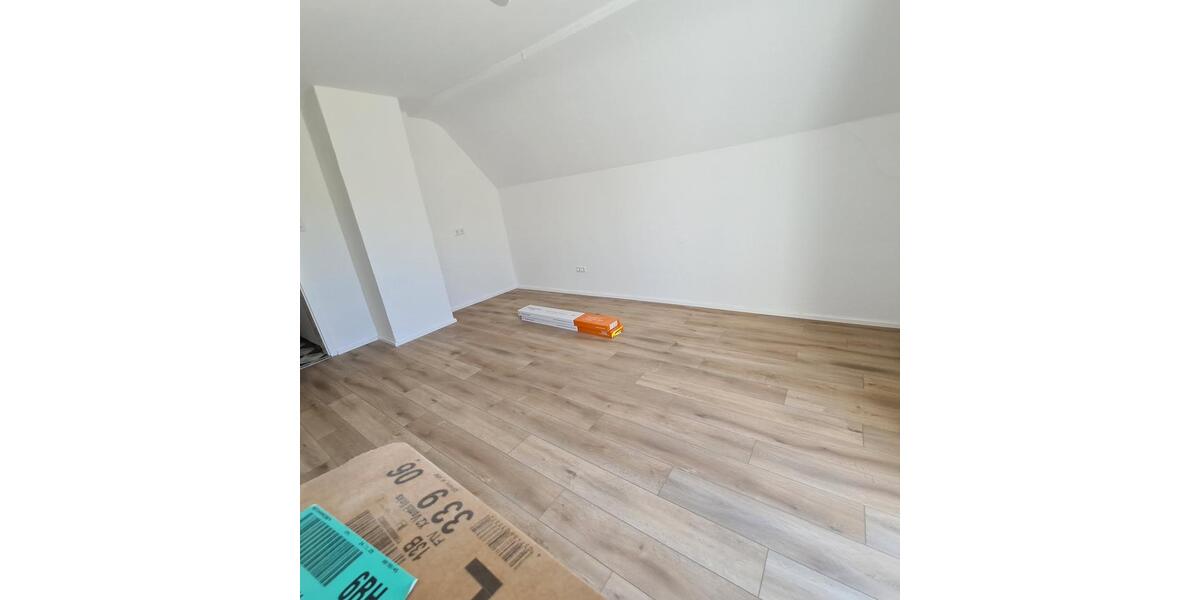 Dachgeschoßwohnung Leonberg - 2 Zimmer, 54 m&sup2;, 860&euro; | Angebot:26567986