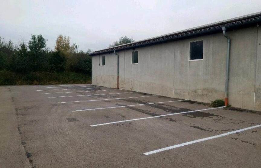 Stellplatz für Wohnwagen I Wohnmobil I Motorboot | Pkw I usw.