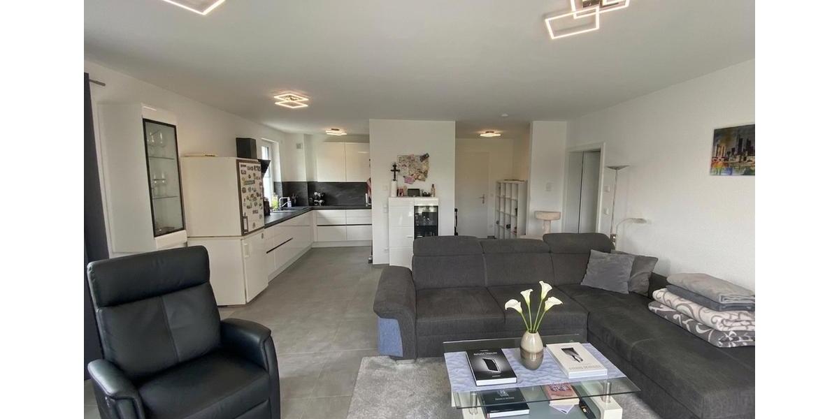Etagenwohnung Schöneck - 3 Zimmer, 81 m&sup2;, 1.210&euro; | Angebot:26580247