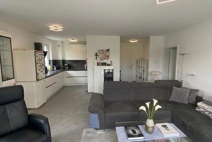 Wohnung Schöneck - 3 Zimmer, 81 m&sup2;, 1.210&euro; | Angebot:26580247
