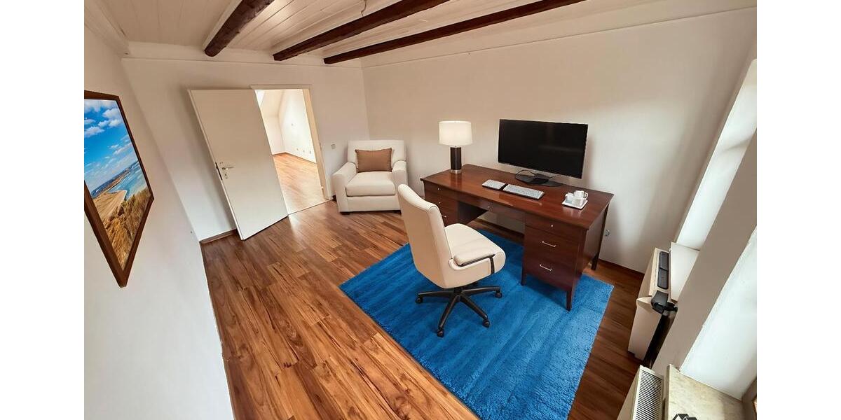 Dachgeschoßwohnung Weißenfels - 4 Zimmer, 111 m&sup2;, 595&euro; | Angebot:26031673